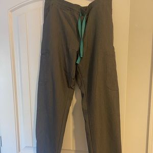 Figs grey Yola skinny scrub pant